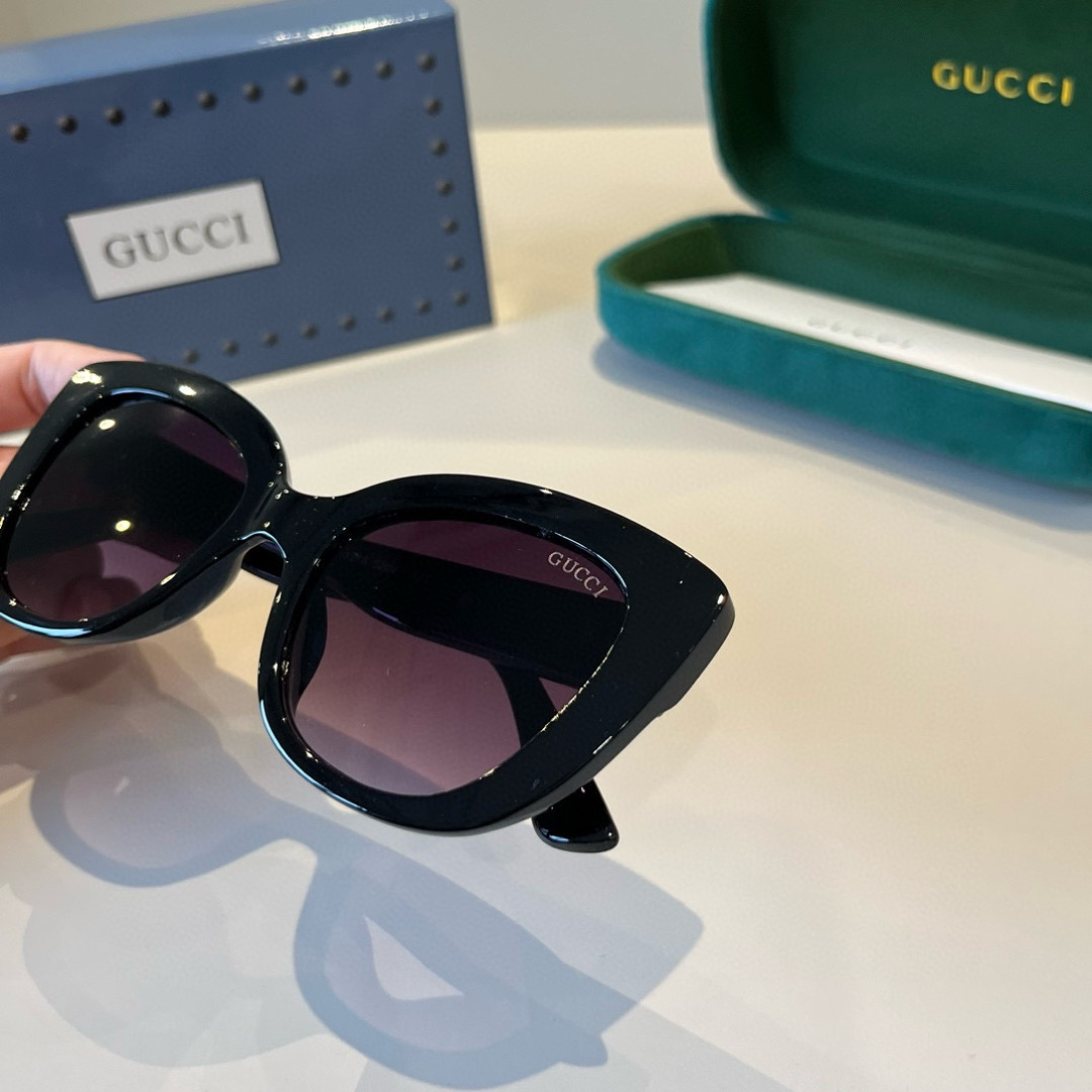 Gucci Round Frame Sunglasses