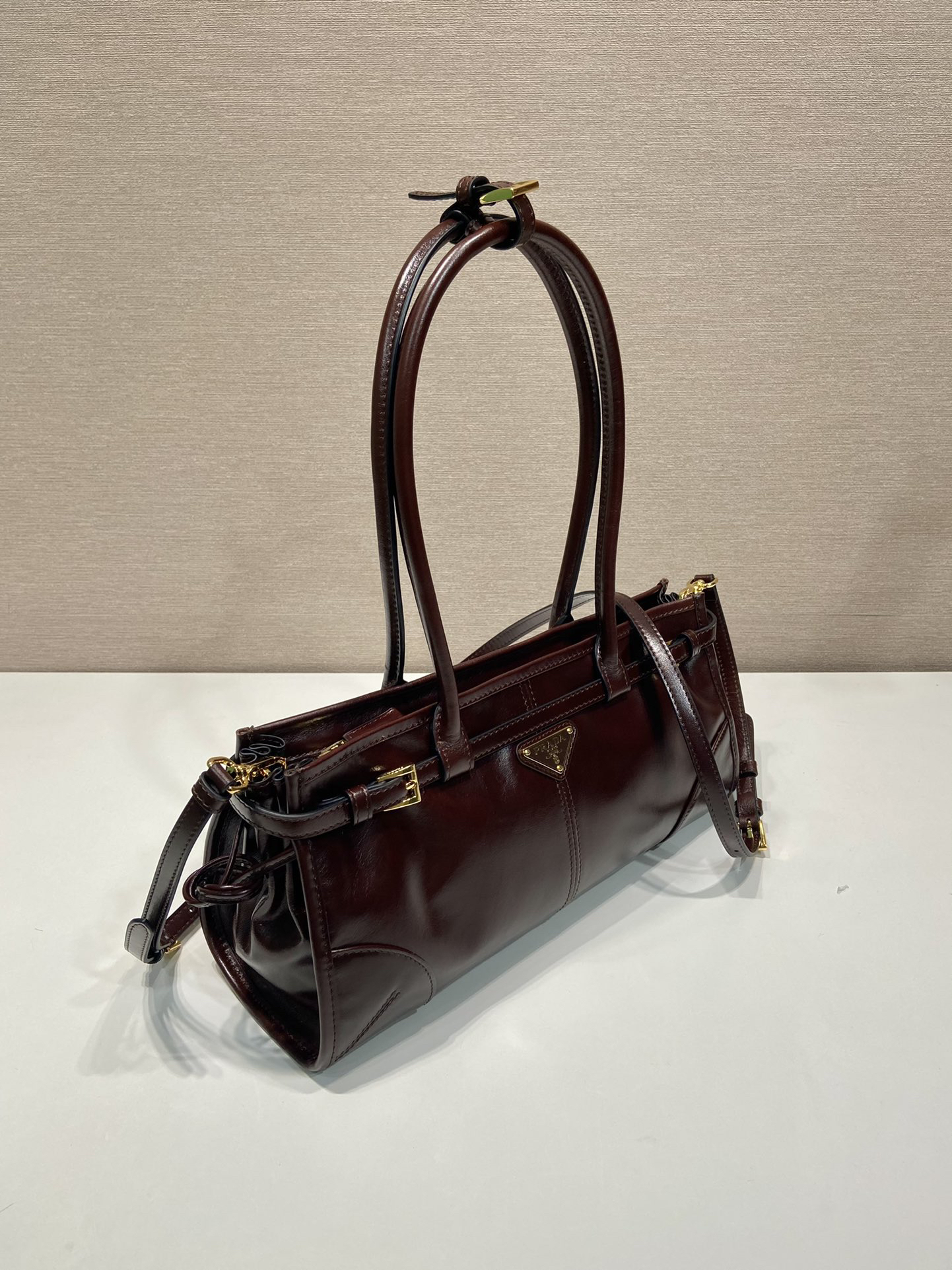 Prada lussolf waxed leather handbag 1BA426