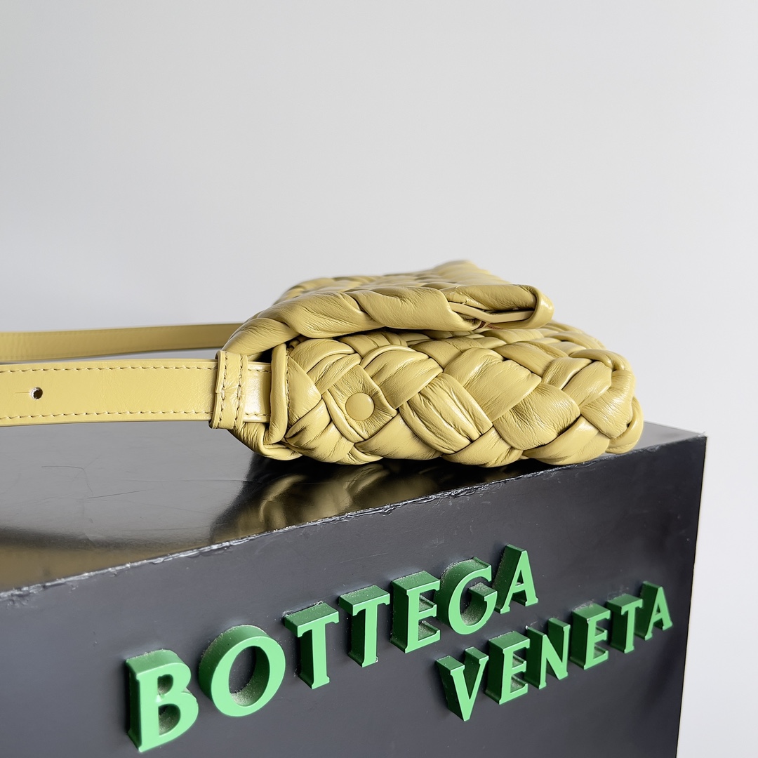 Bottega Veneta RUMPLE MESSENGER handbag 787113