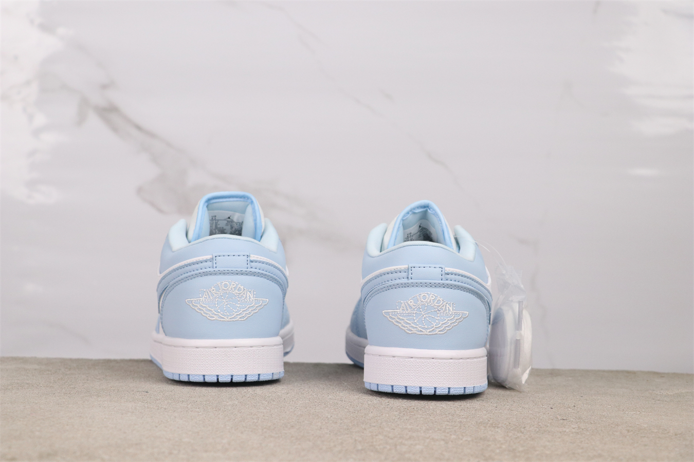 Air Jordan 1 Low Aluminum DC0774-141