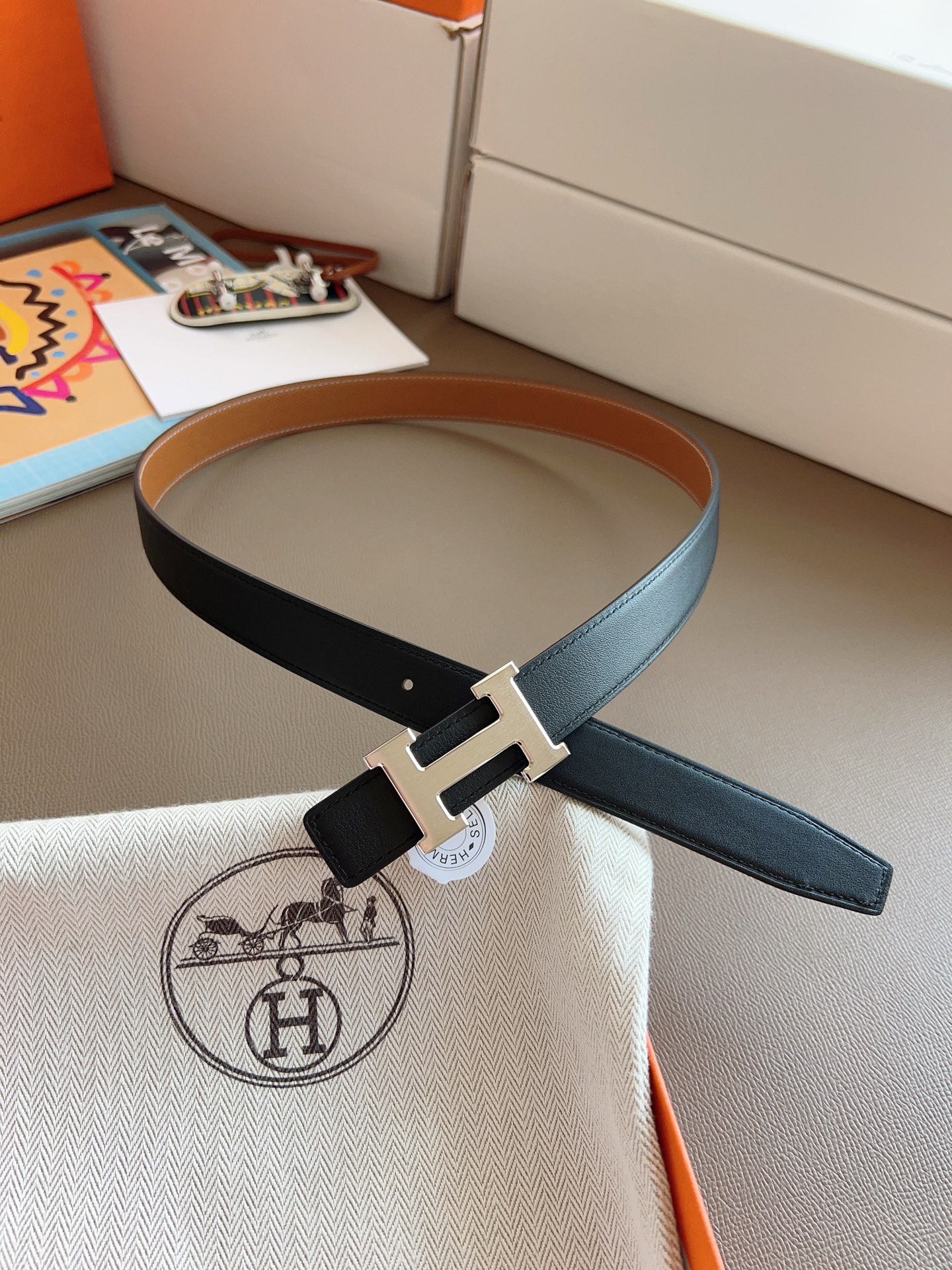 Hermès 2025 New Women's Double-Sided Belt 2.4cm Width