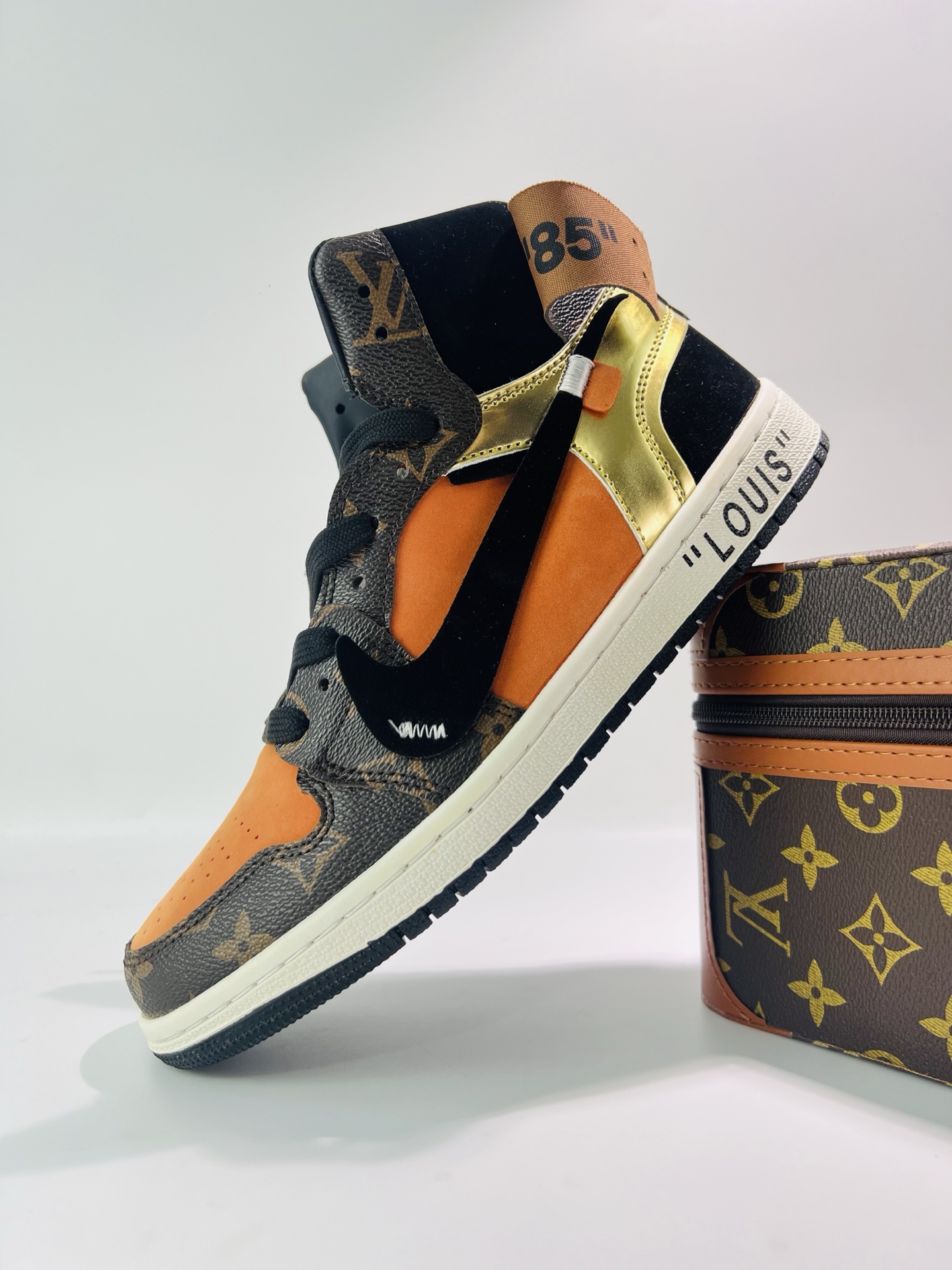 Louis Vuitton x OFF-WHITE x Air Jordan 1 High basketball shoes 554724-555