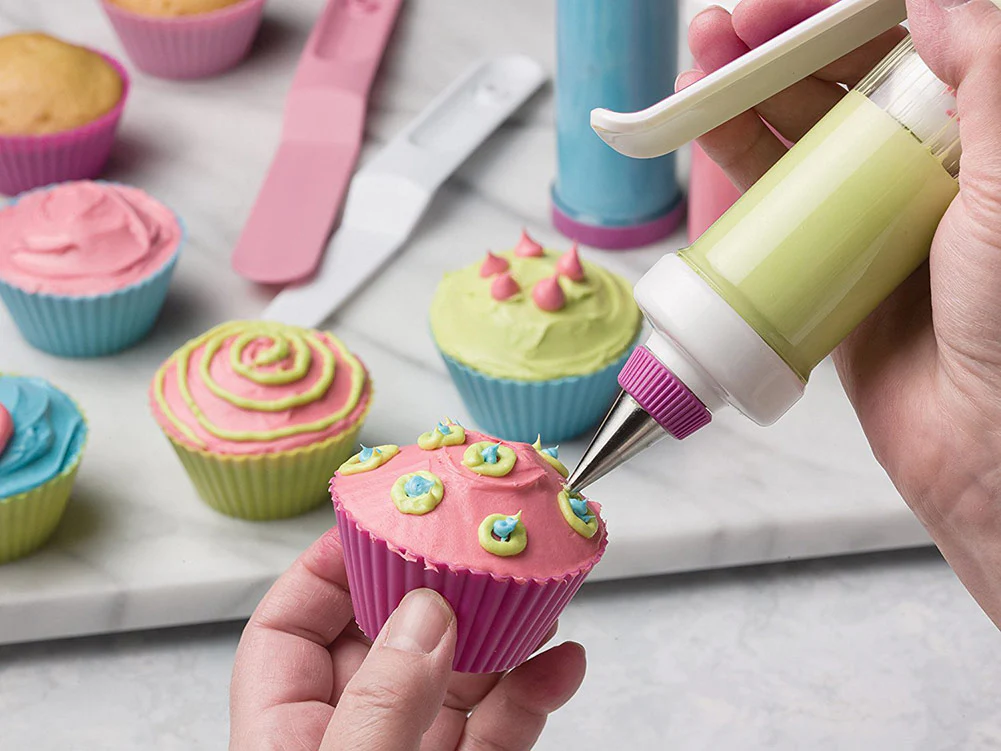 Bakelicious Color Swap Easy Hold Decorating Icing Gun, 3-Piece Set