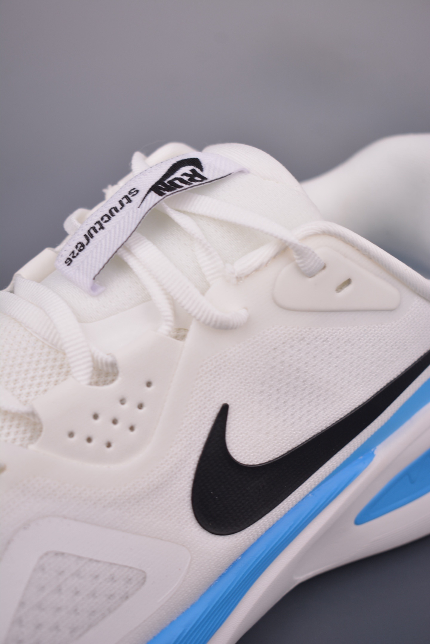 Nike Air STRUCTURE 26 running shoes 