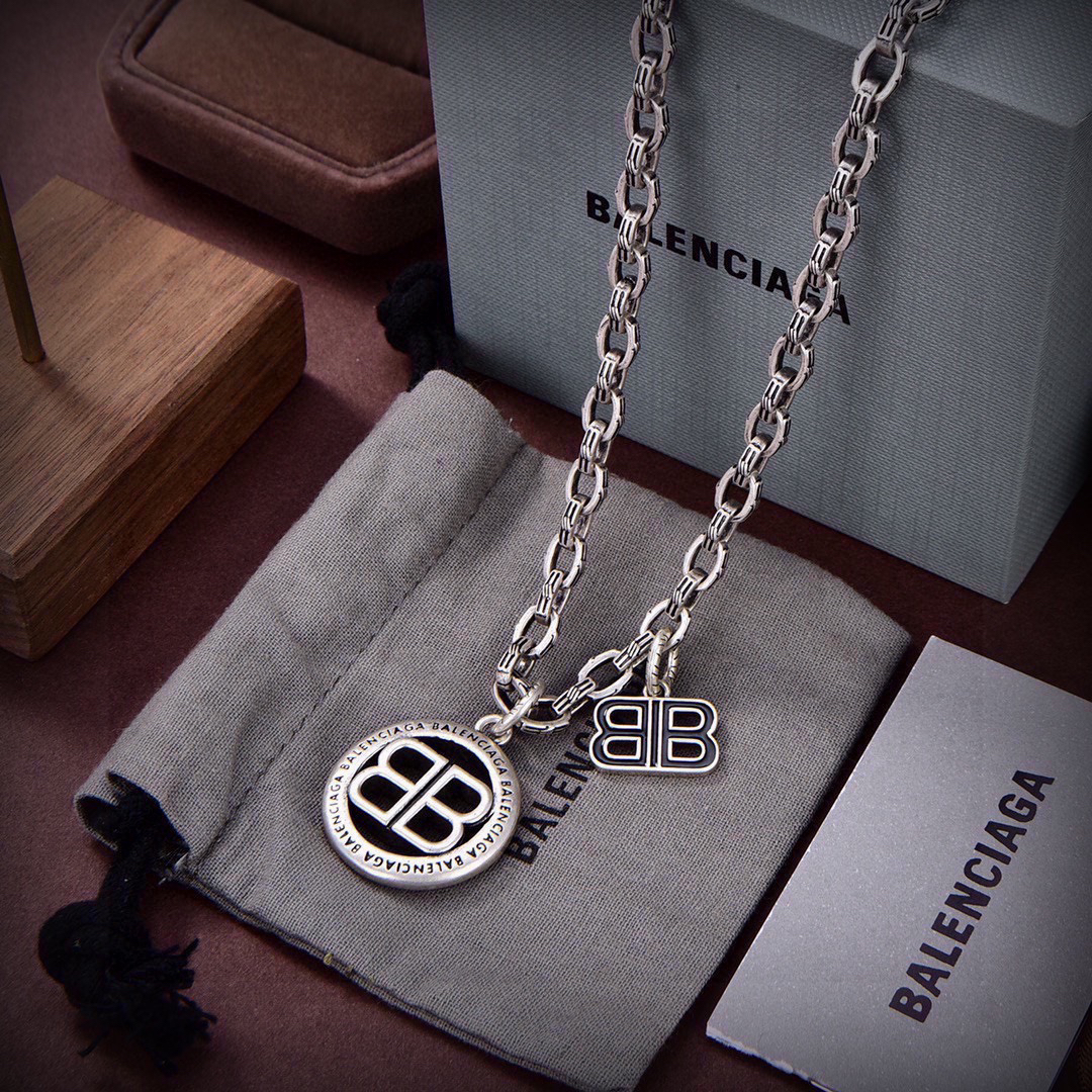 Balenciaga BB round brand chain vintage necklace