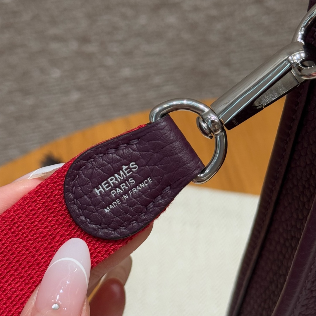 Hermès Evelyne N5Cassis Handbag (Handmade to Order)