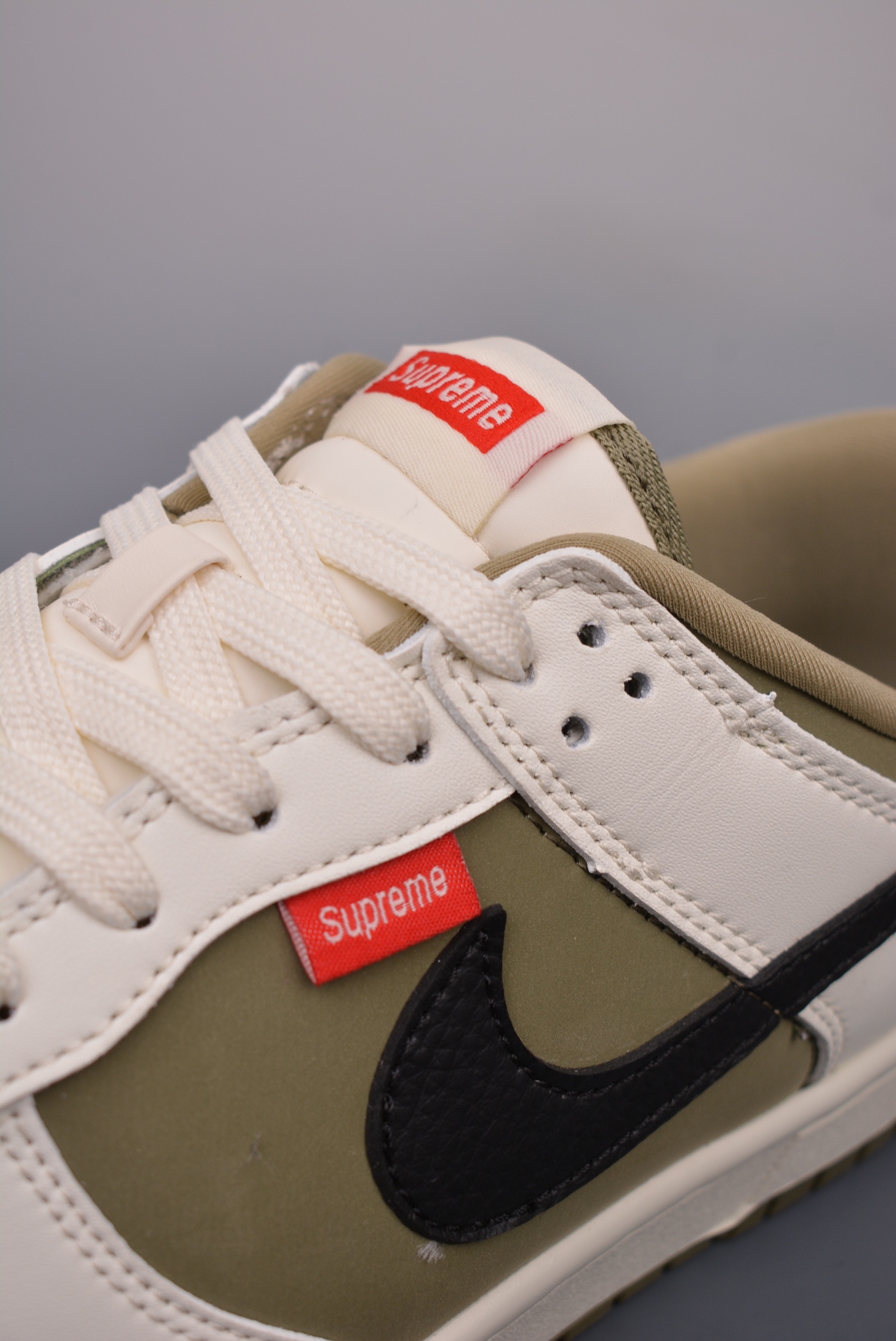 Supreme x Nike By You SB Dunk Low Retro SP white and green CH8311-231