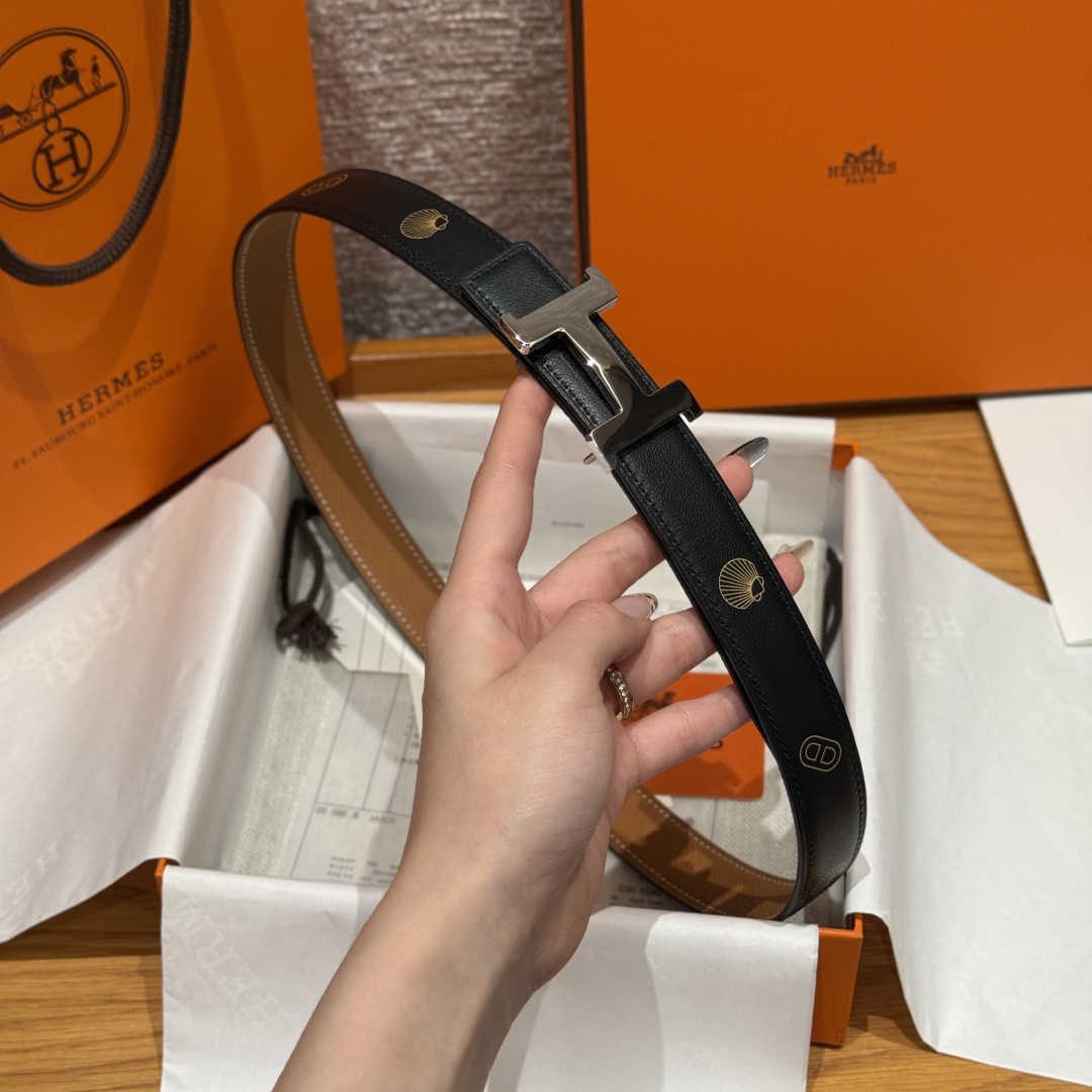 Hermès Women's Shell Element Double-Sided Leather Belt 2.4cm Width