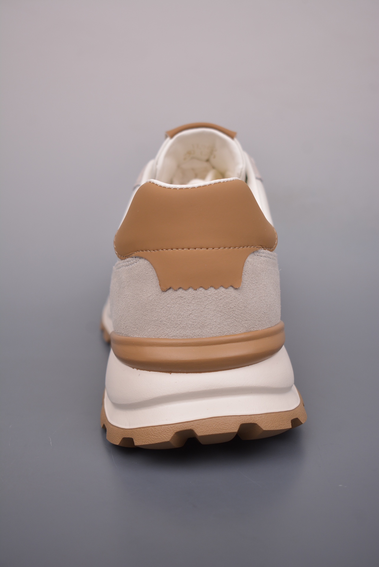 Louis Vuitton Couro Maden Luxe Low Sneaker Beige Gray Brown