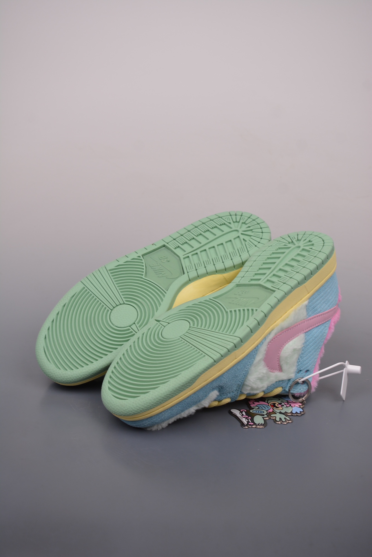 Verdy x Nike SB Dunk Low Pro Visty Plush Blue FN6040-400