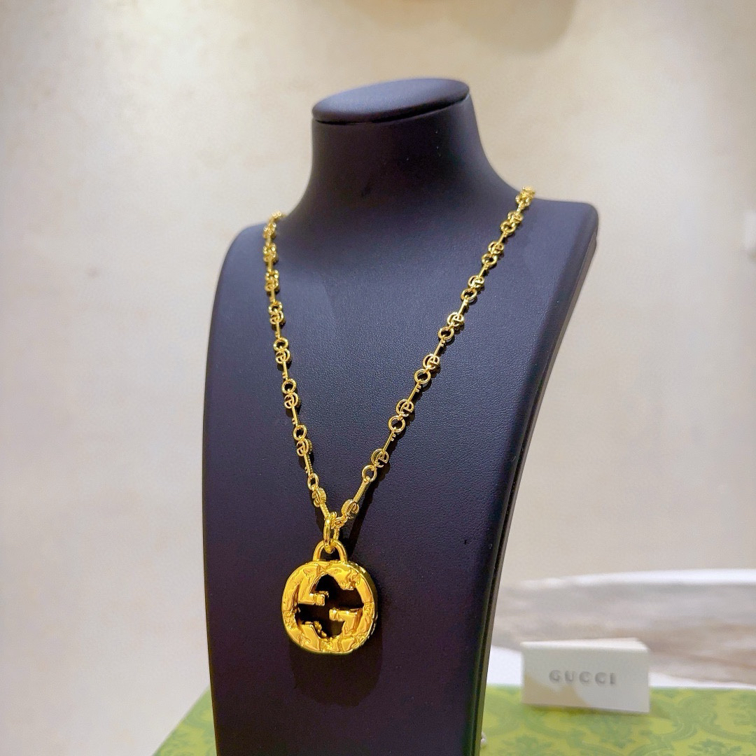 Gucci Anger Forest series new double G key necklace