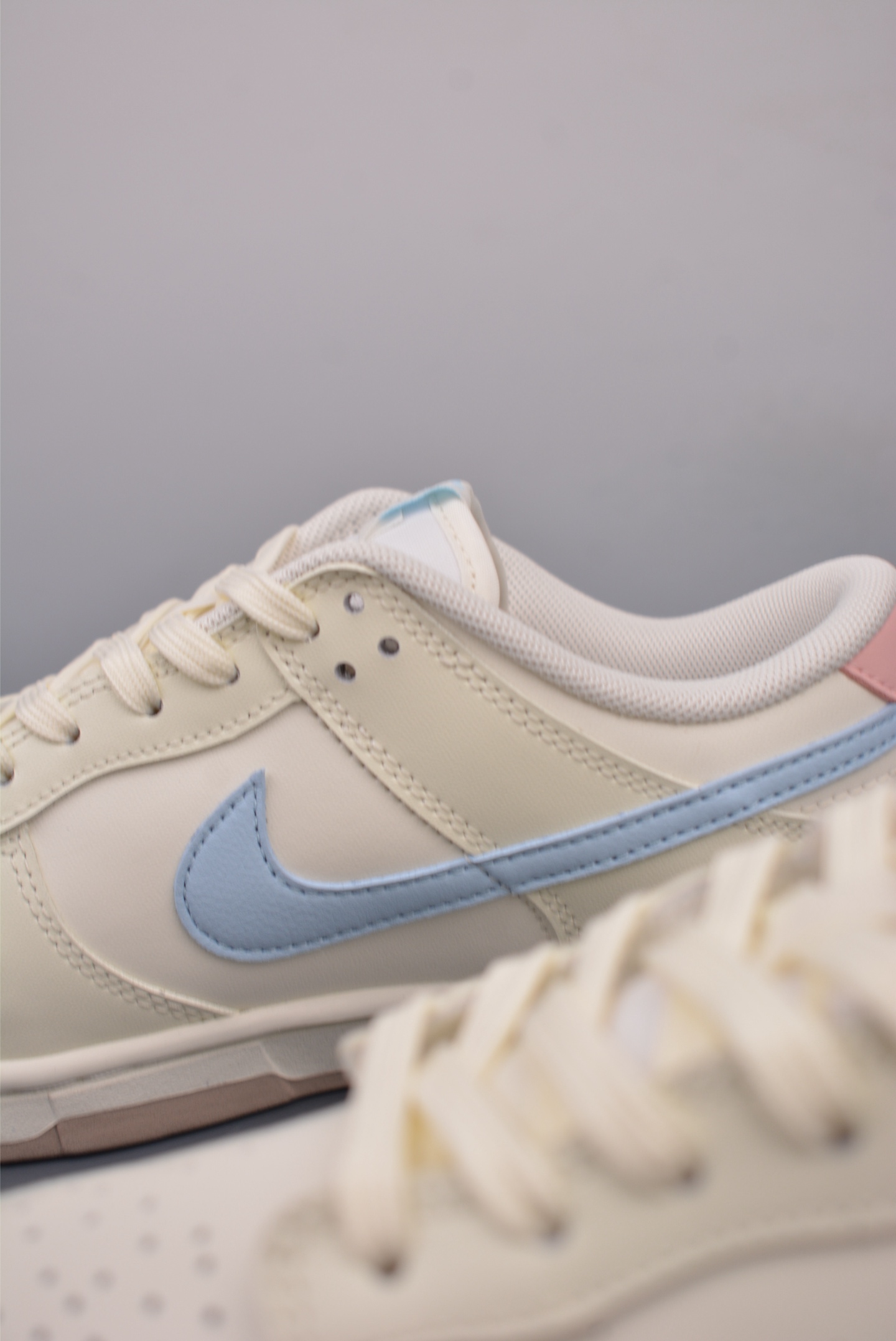 Nike SB Dunk Low Retro Sneakers Cupid's Heart YW0212-012