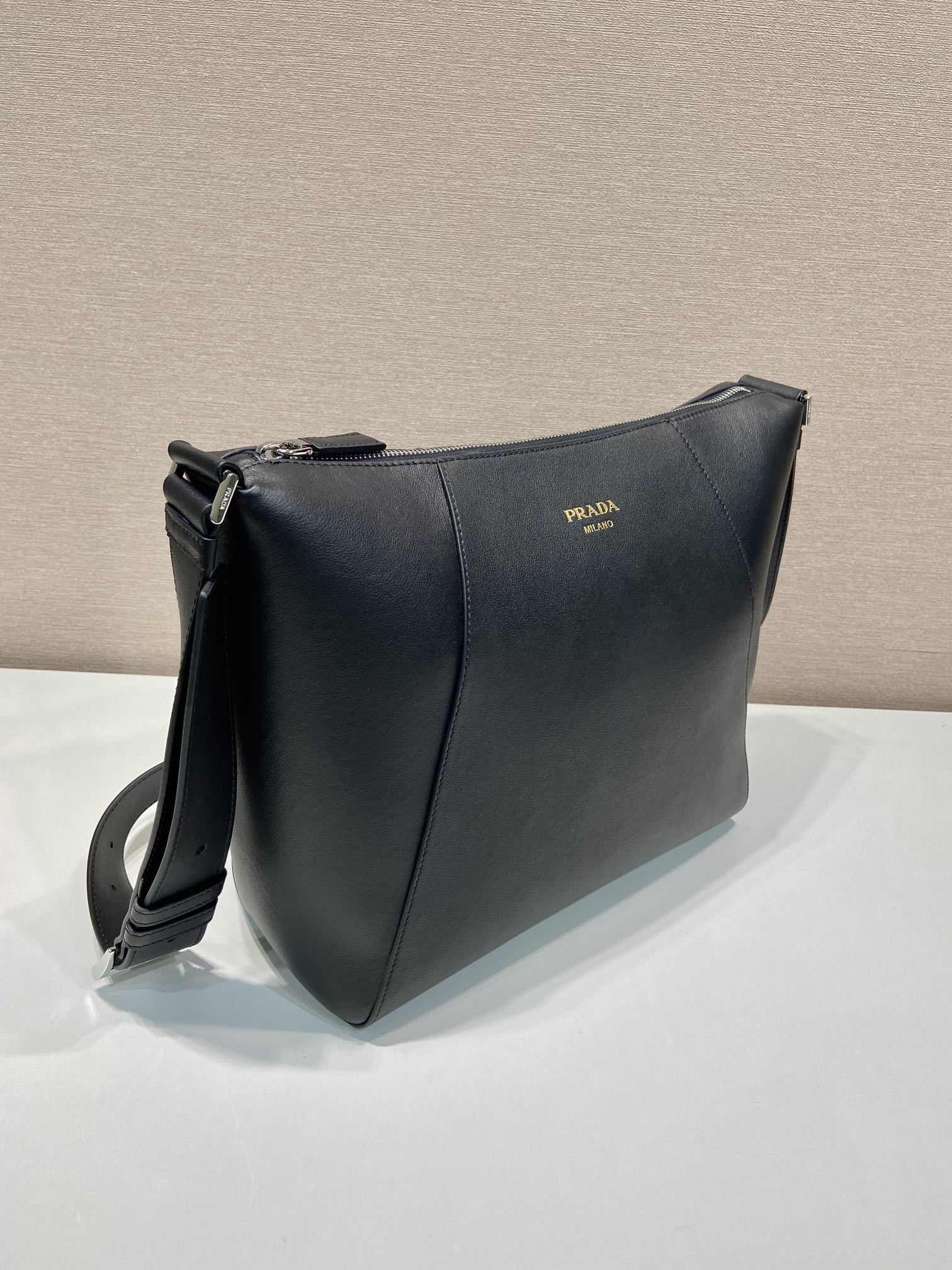 Prada New Messenger Bag 2VH177