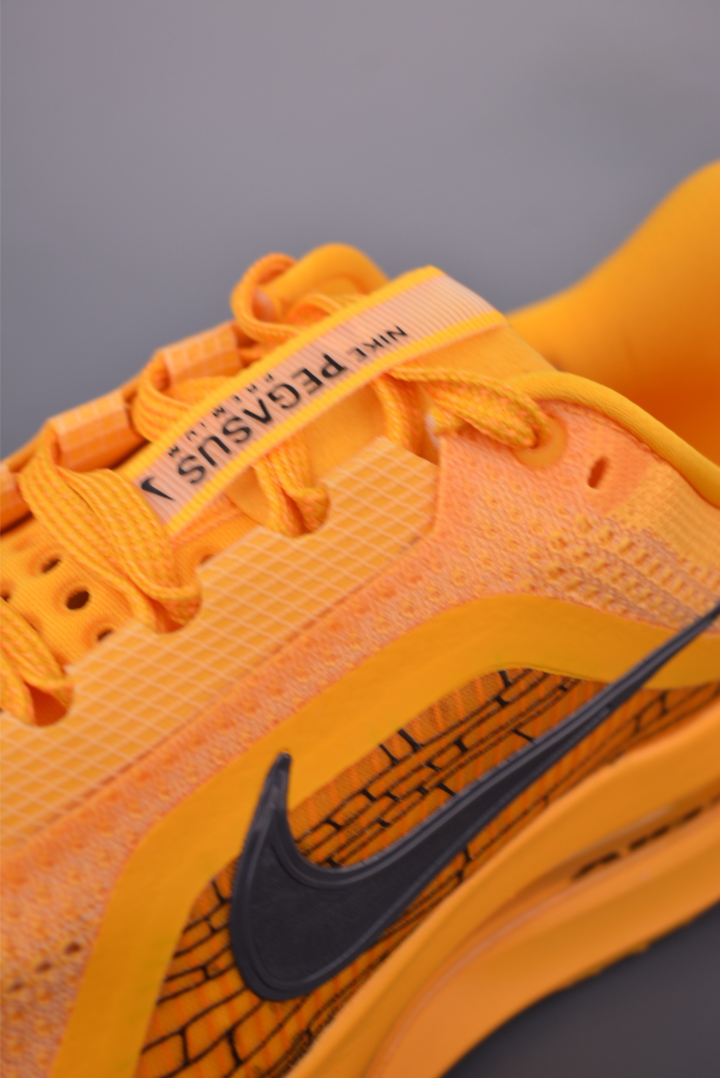 Nike Pegasus Premium LV8 “Modern Mayfly Pack”IH3256-700