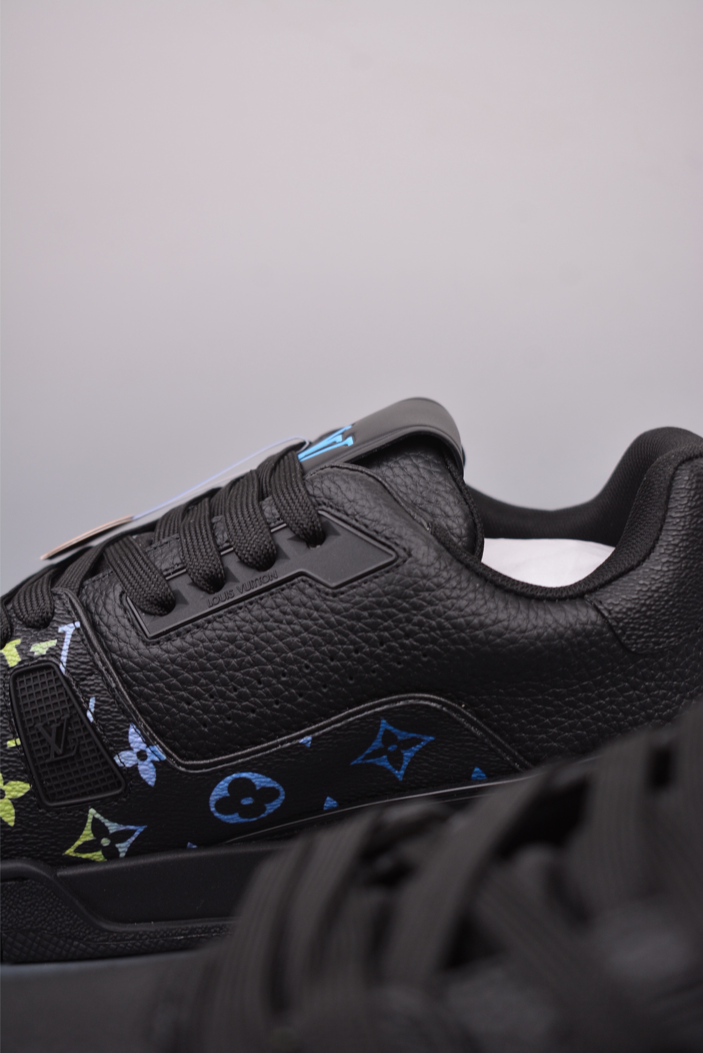 Louis Vuitton Trainer Sneaker Low Black Colorful Print