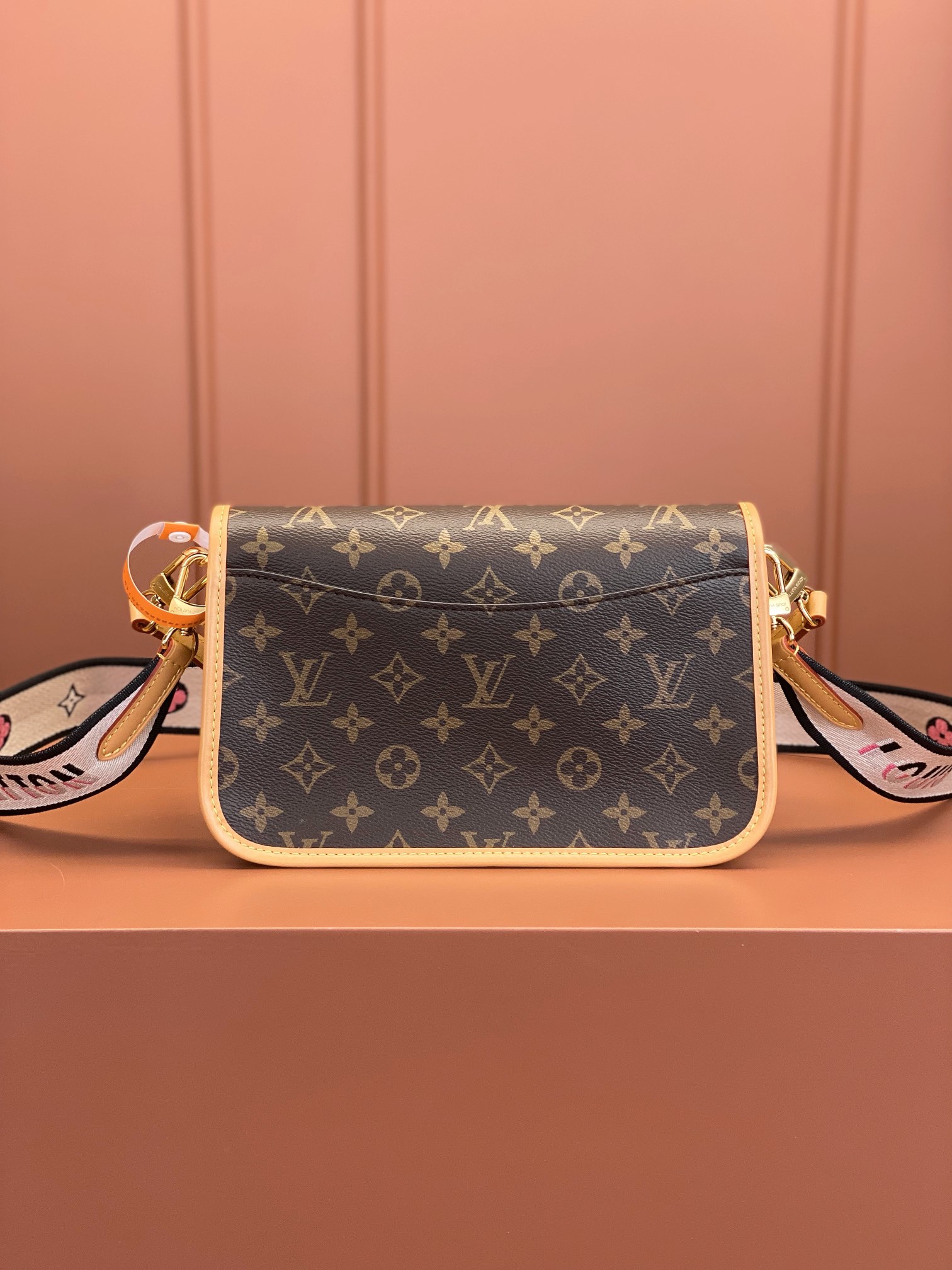 Louis Vuitton DlANE Handbag M45985