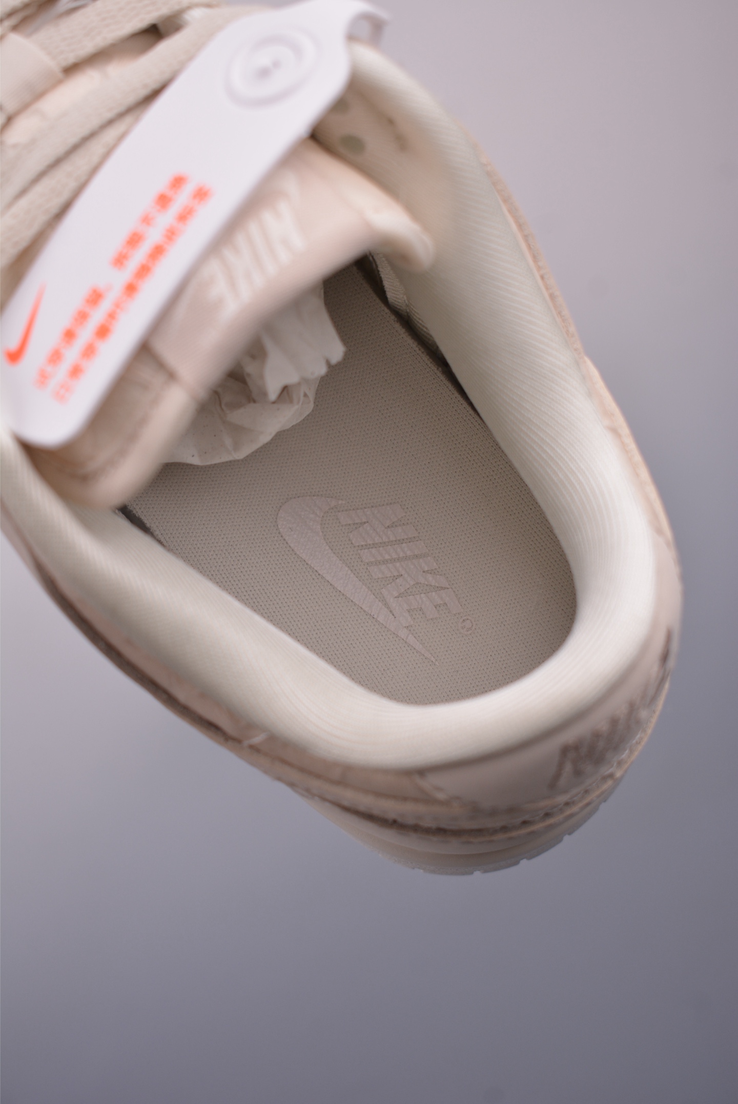 NIKE SB Dunk Low sneakers White and Pink HJ5870-100