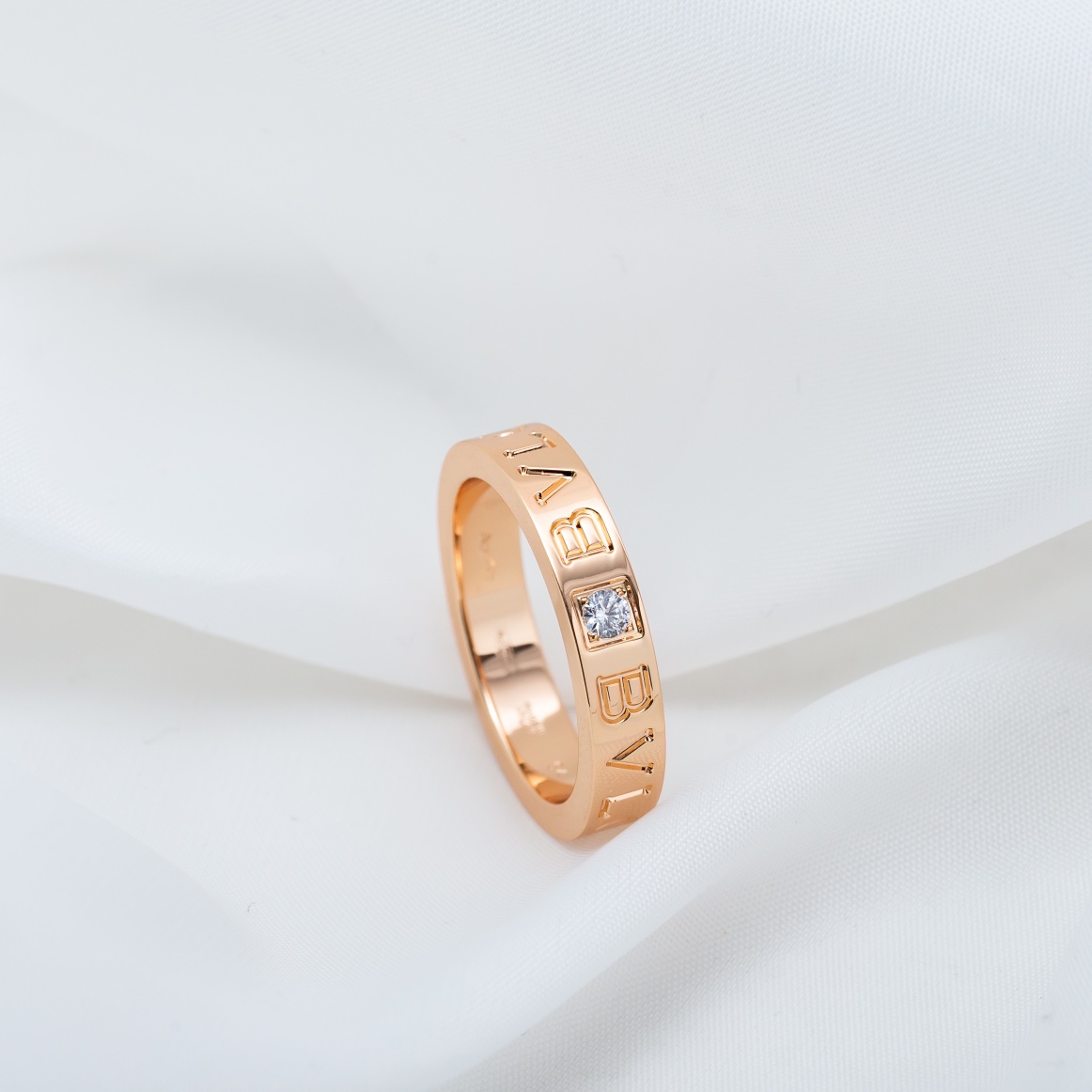 Bulgari letter logo ring