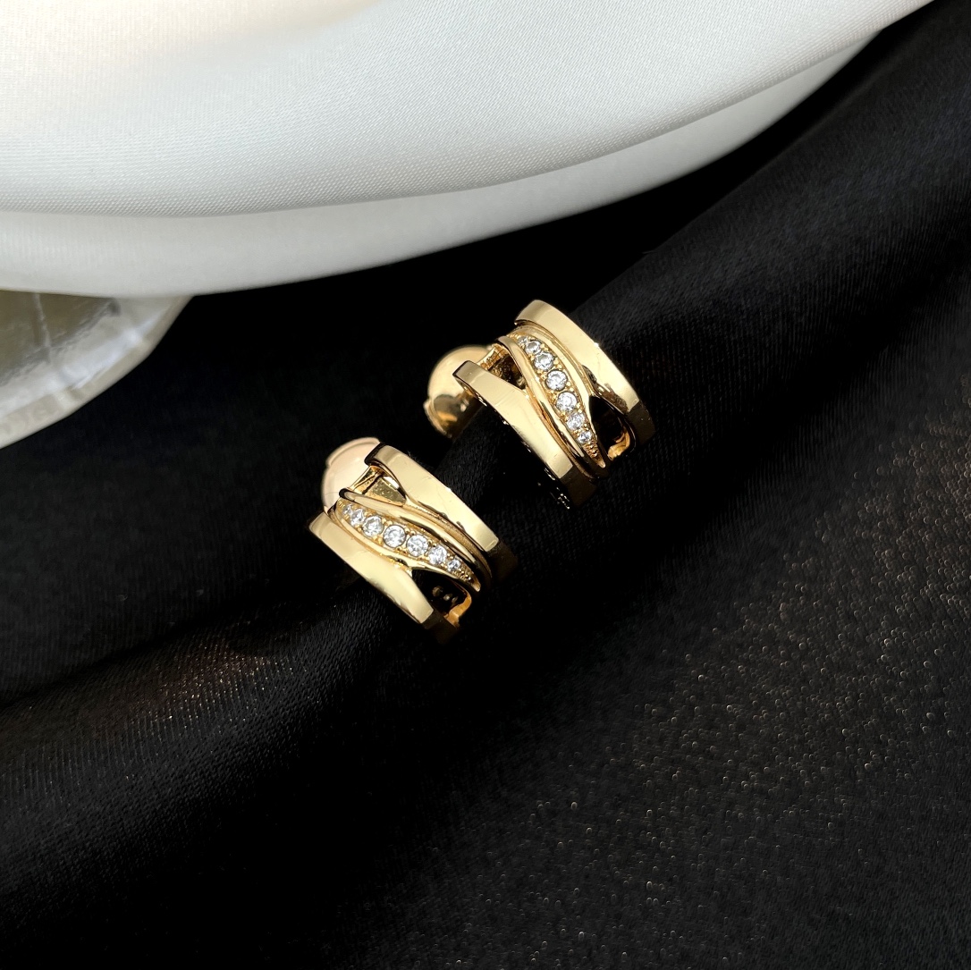 Bulgari B.ZERO1 series hollow diamond earrings