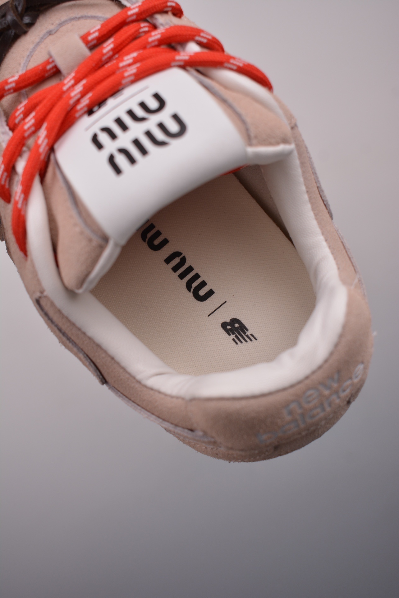 Miu Miu x New Balance 530 SL 