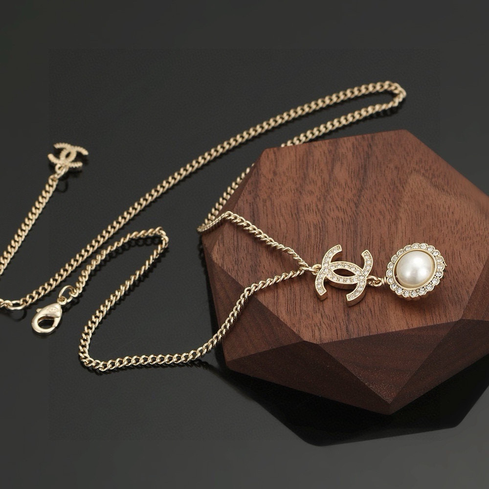 Chanel pearl and diamond necklace