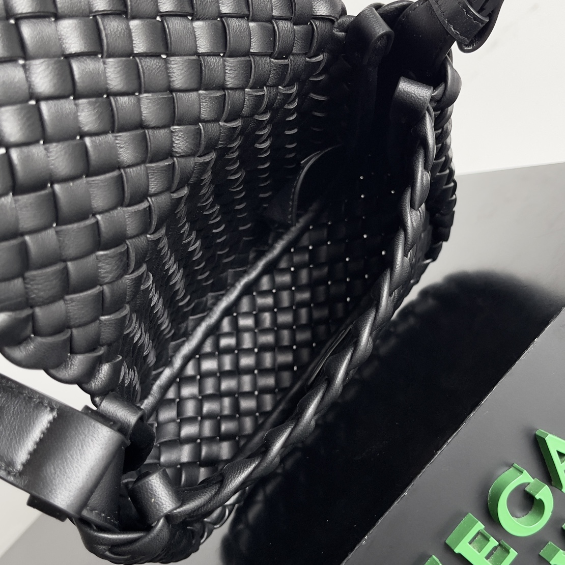 Bottega Veneta mini cobble bag 762711