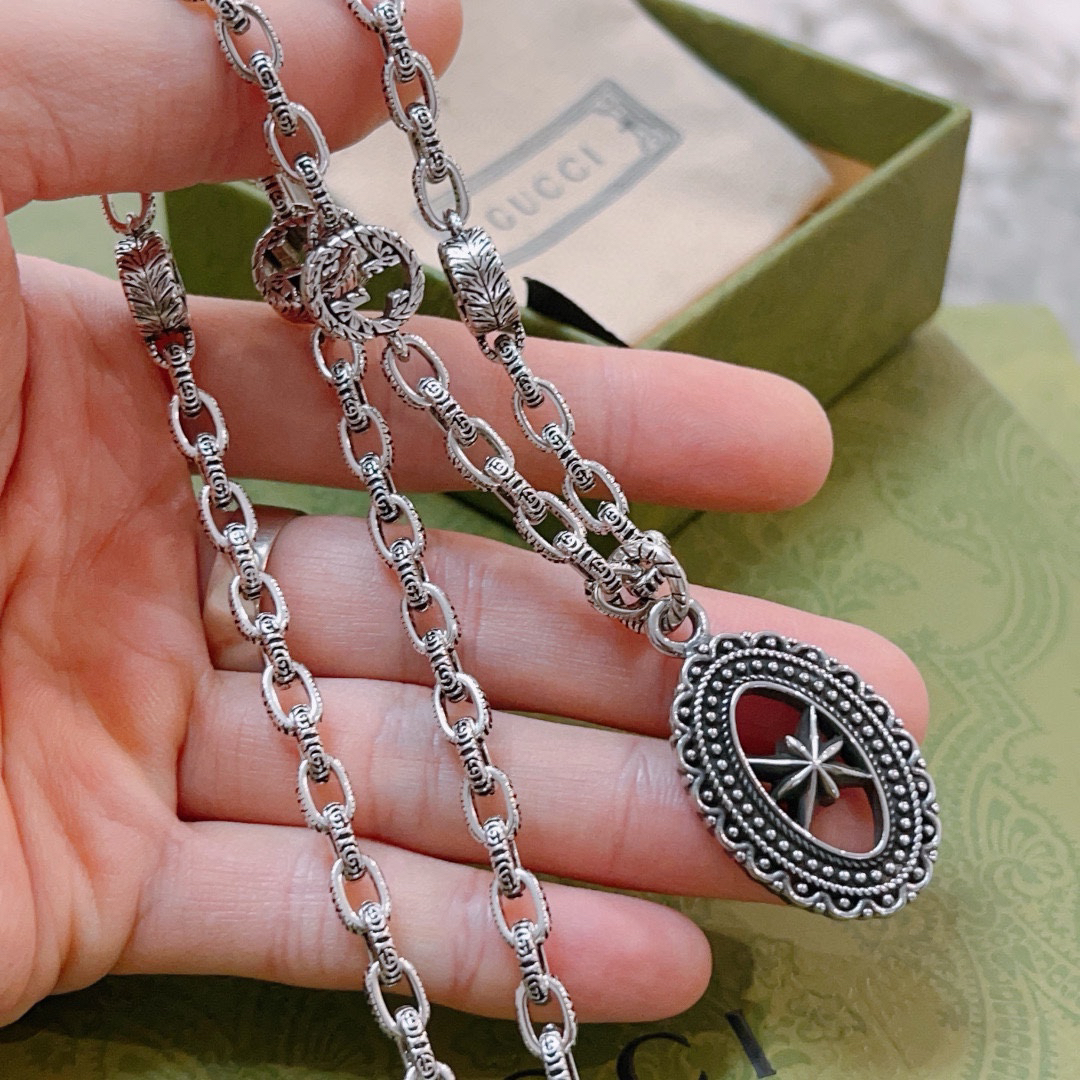 Gucci Anger Forest series oval GG chain necklace