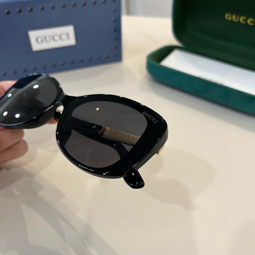 Gucci Round Frame Sunglasses