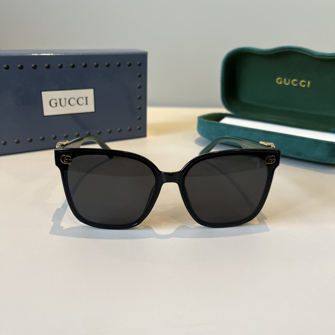 Gucci Square Frame Sunglasses