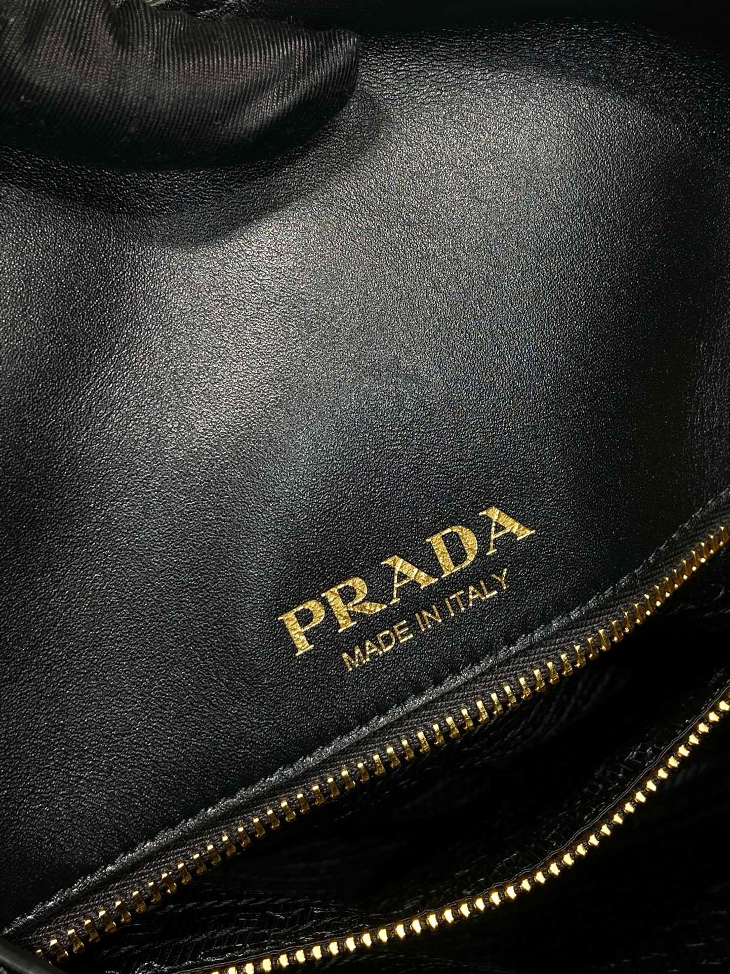 Prada Shopping Bag 1BG449