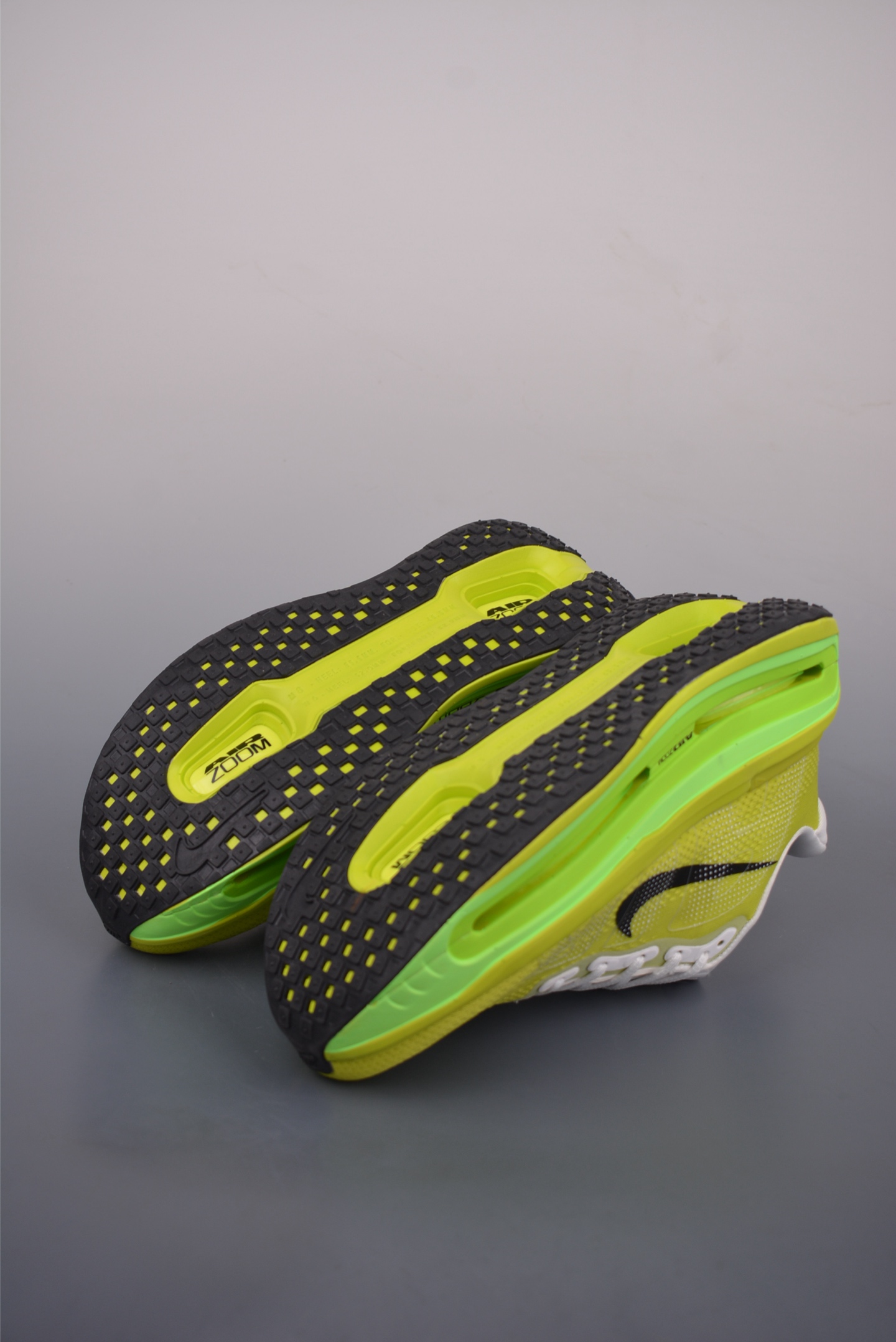 Nike Vomero premium Air running shoes HQ2050-558
