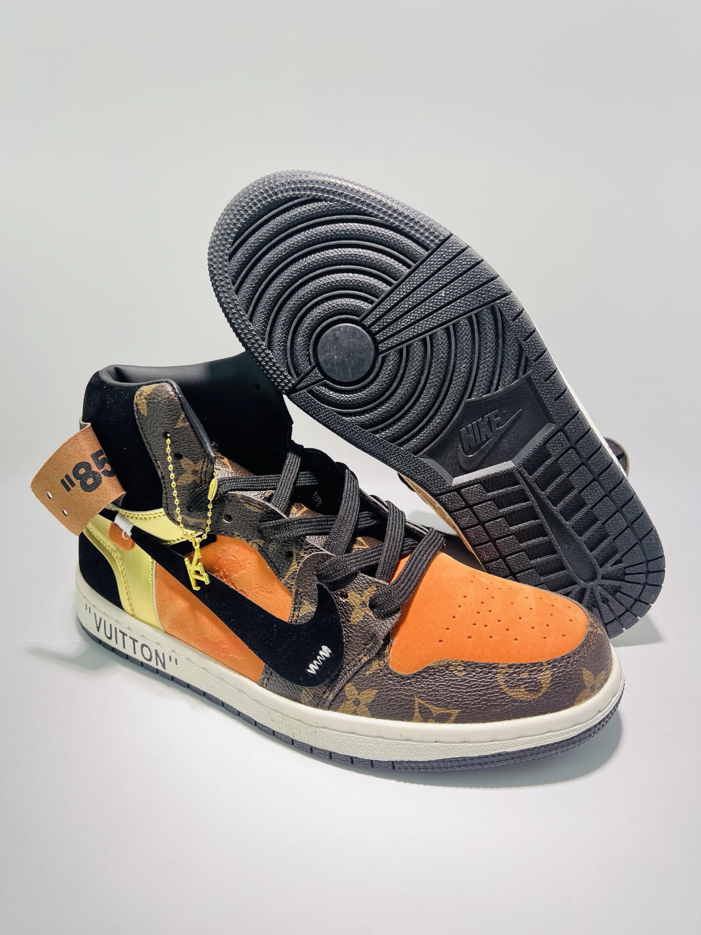 Louis Vuitton x OFF-WHITE x Air Jordan 1 High basketball shoes 554724-555