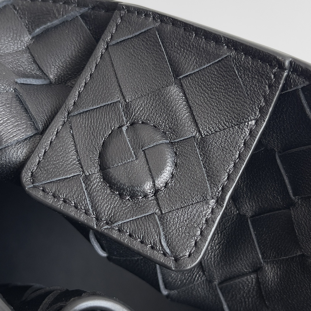 Bottega Veneta ANDIAMO chain bag 786009