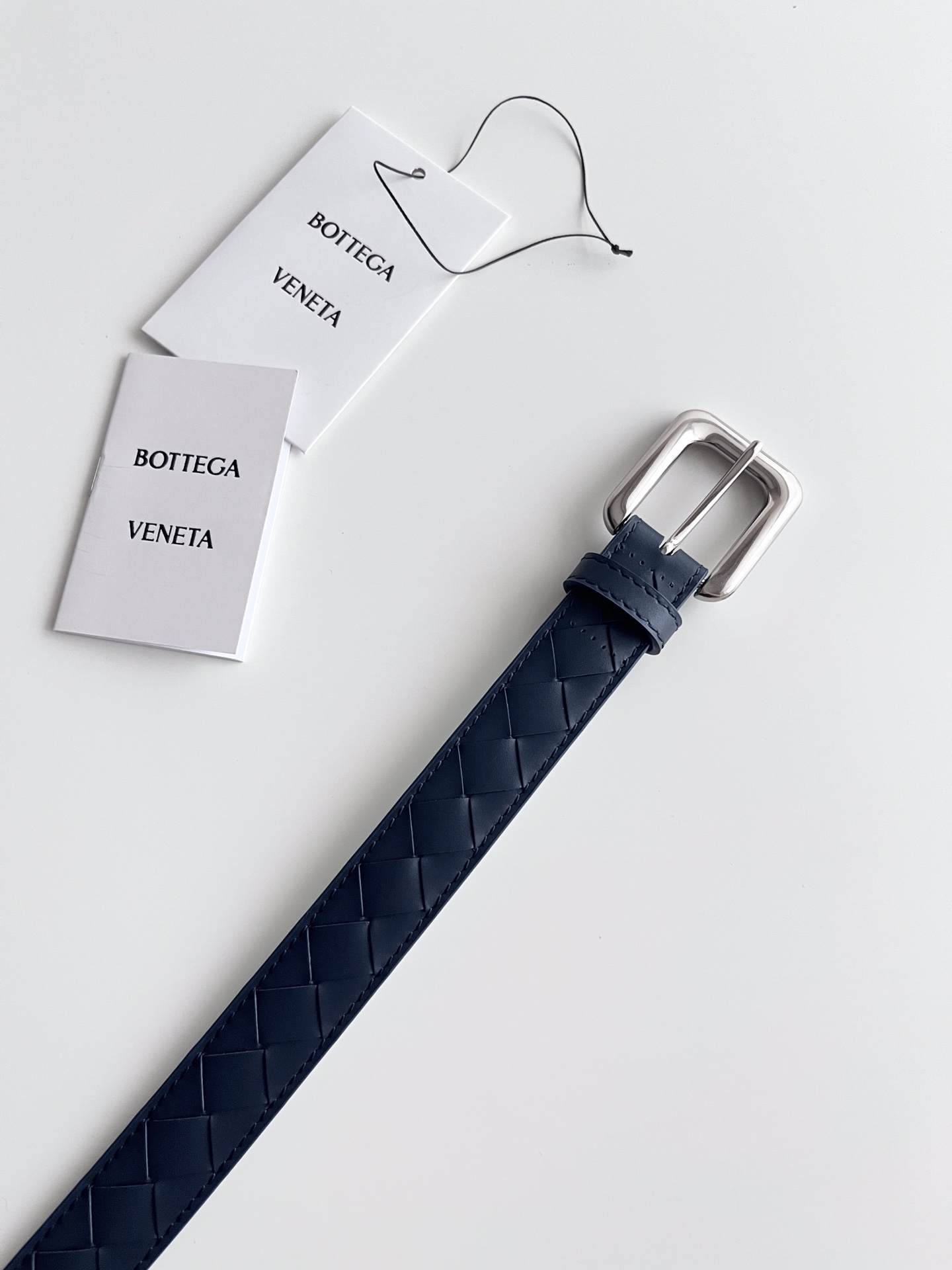 Bottega Veneta intreccio woven cowhide double-sided waistband with a width of 2.0cm