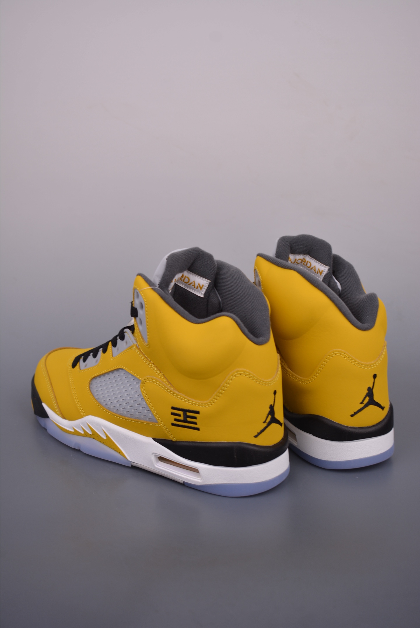 Air Jordan 5 