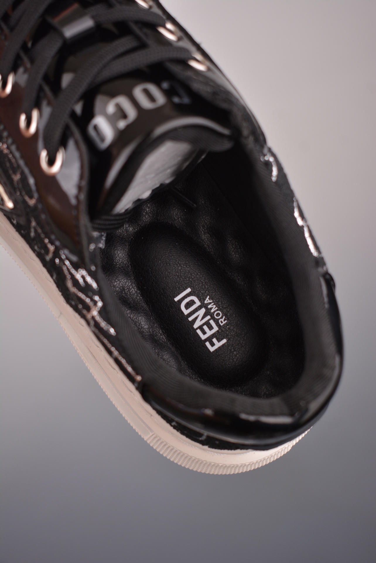 FENDI 23ss low-top sneakers black and silver