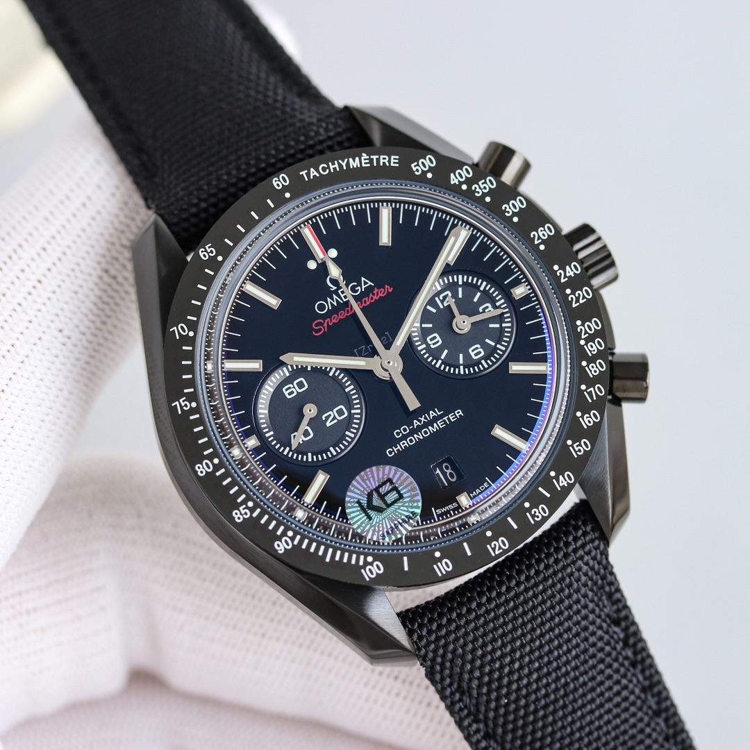 Omega Speedmaster Dark Side of the Moon 311.92.44.51.01.006