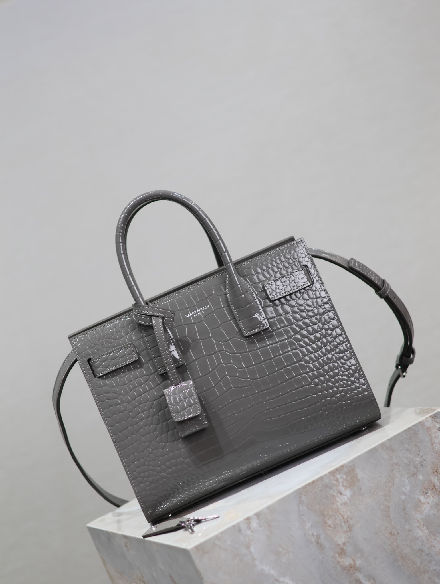 Yves Saint Laurent sac de jour accordion bag 421863