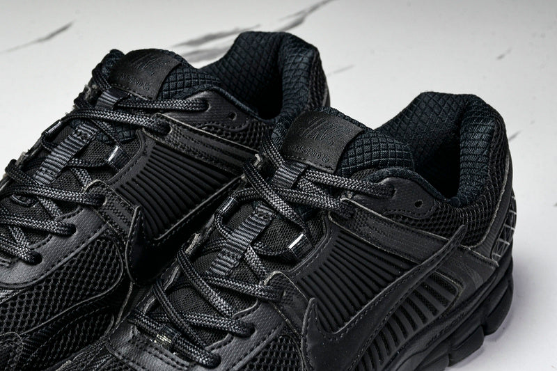 Zoom Vomero 5 Men's Shoes