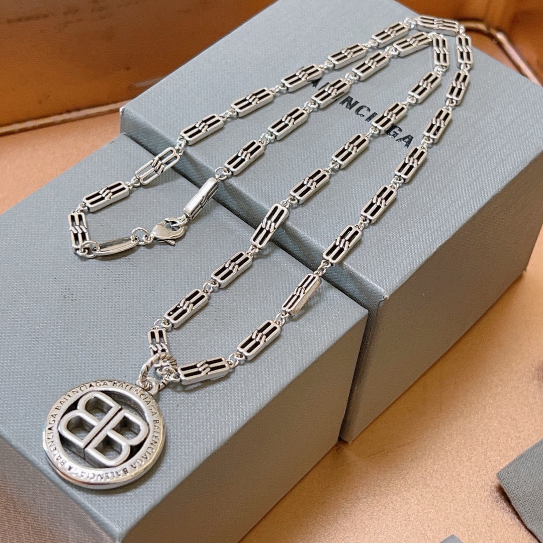 Balenciaga BB Round Brand Chain Vintage Necklace