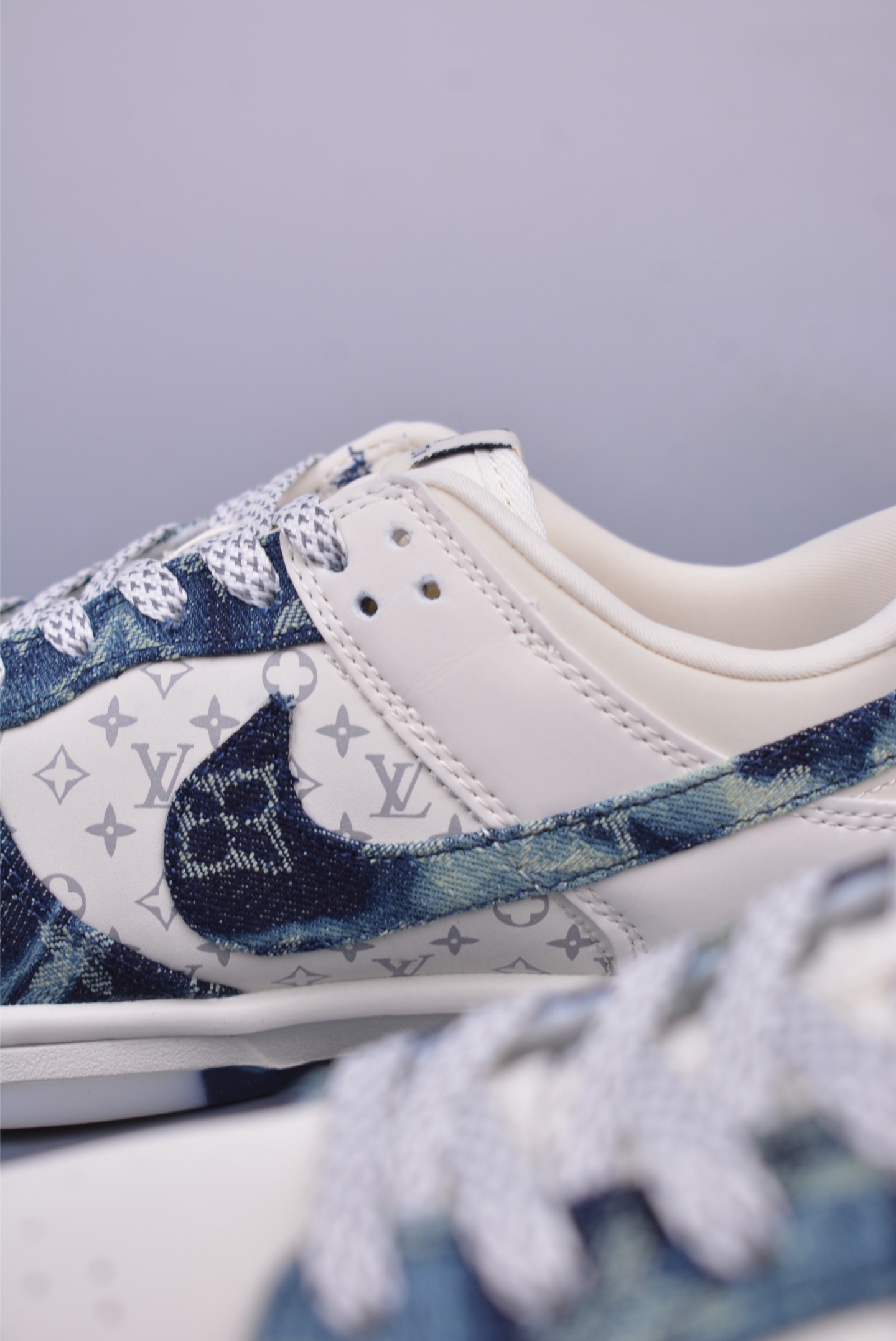 LV x Nike SB Dunk Low sneakers Denim White and Blue CH8311-288