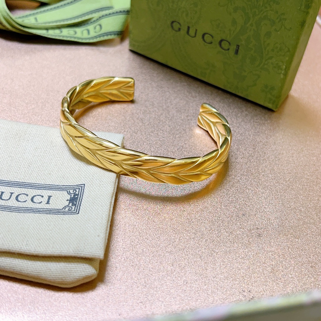 Gucci Braided Line Gold Bracelet