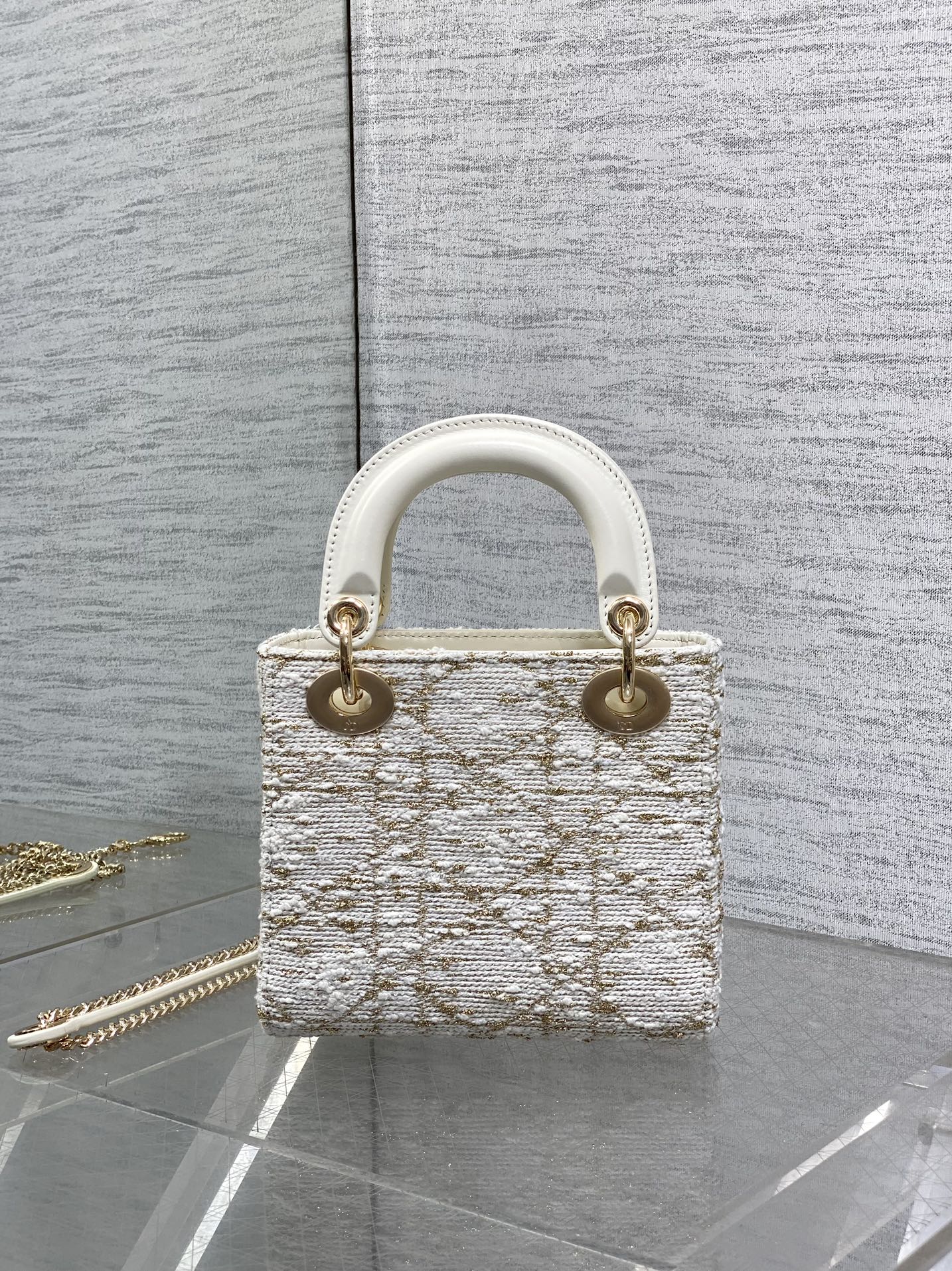 Dior Lady Limited Edition Three-grid Coarse Flower Embroidery Princess Diana Bag M0505