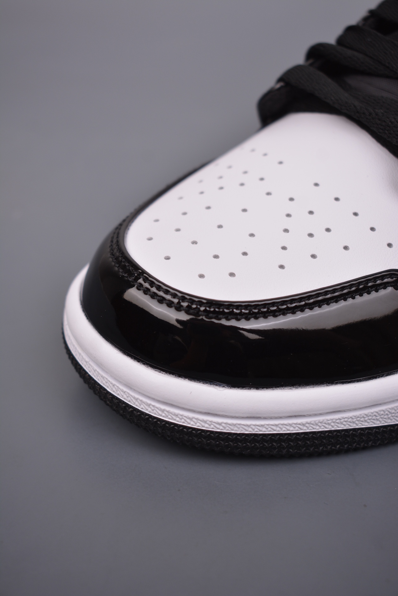 Air Jordan 1 Mid Black Silver HV0789-010