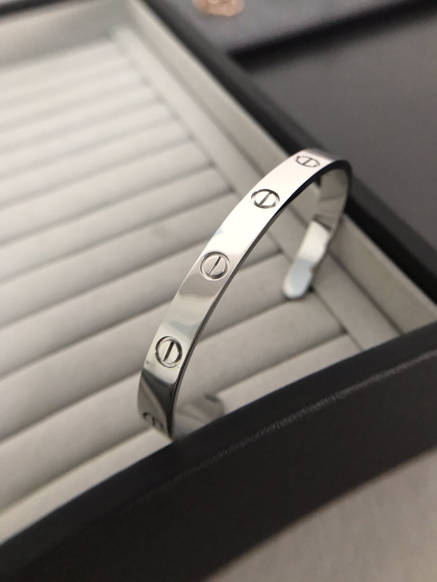 Cartier love series C-shaped bracelet