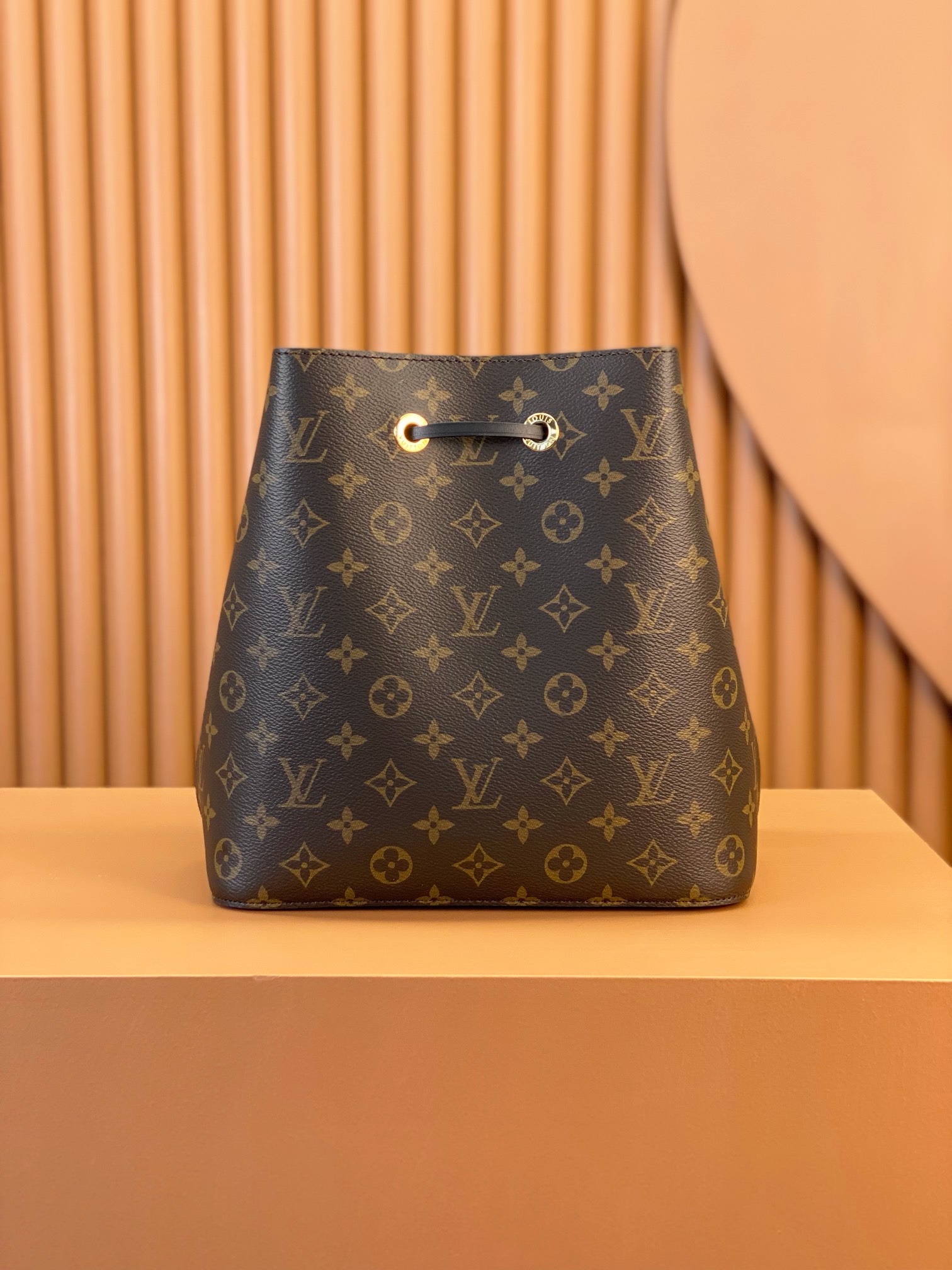 Louis Vuitton NÉONOÉ Medium Handbag M44020