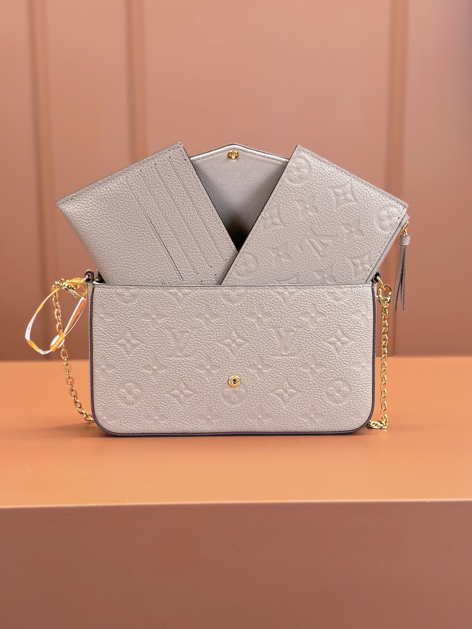 Louis Vuitton POCHETTE FÉLICIE Chain Bag M82609