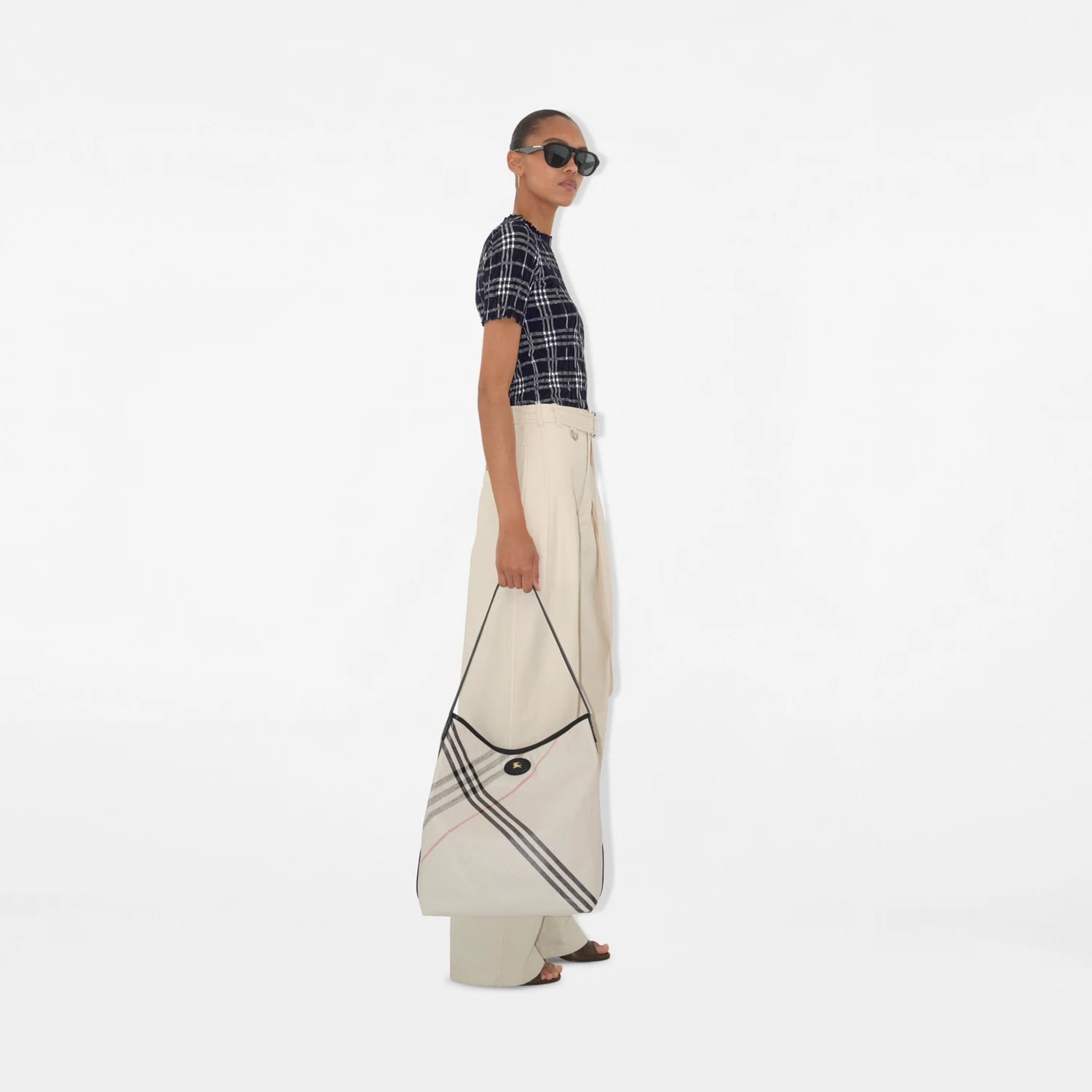 Burberry Highlands Shoulder Bag 81122511