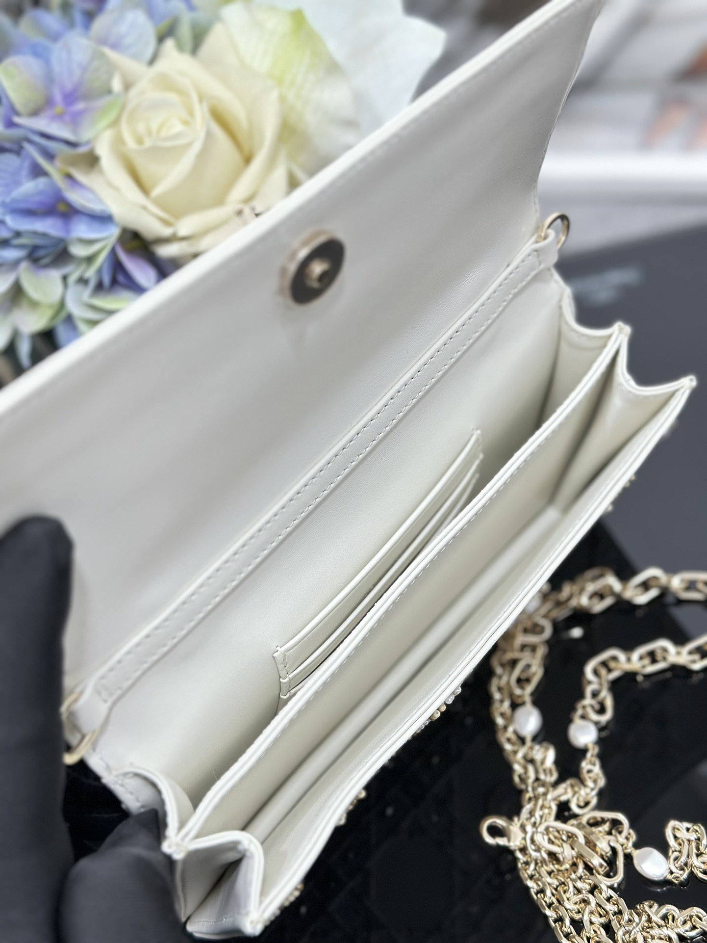Dior Embroidered Gold Beads Chain Bag M0997