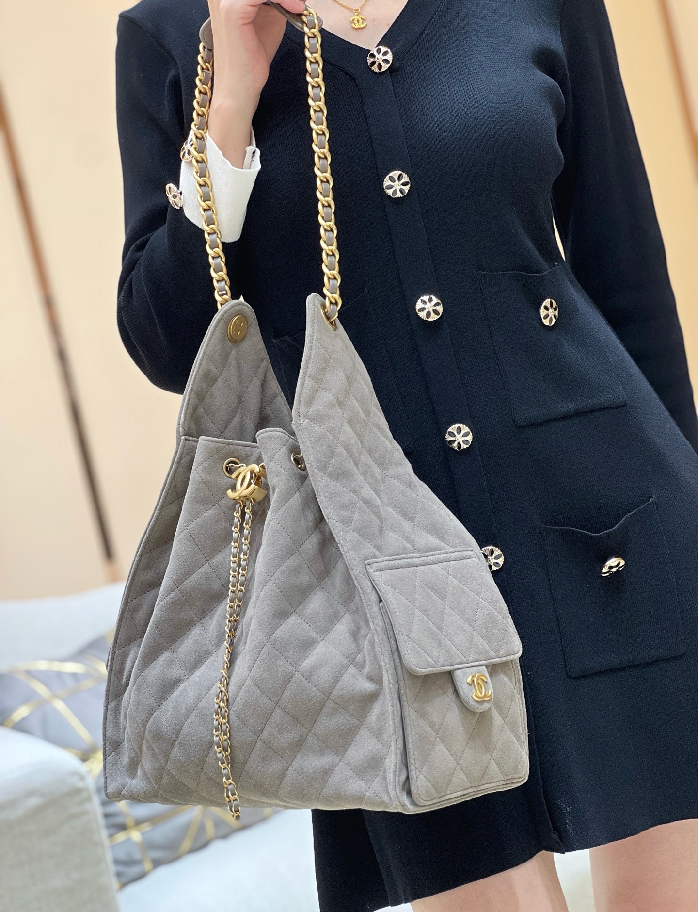 Chanel 25C early spring series hobo underarm bag large size AS5311